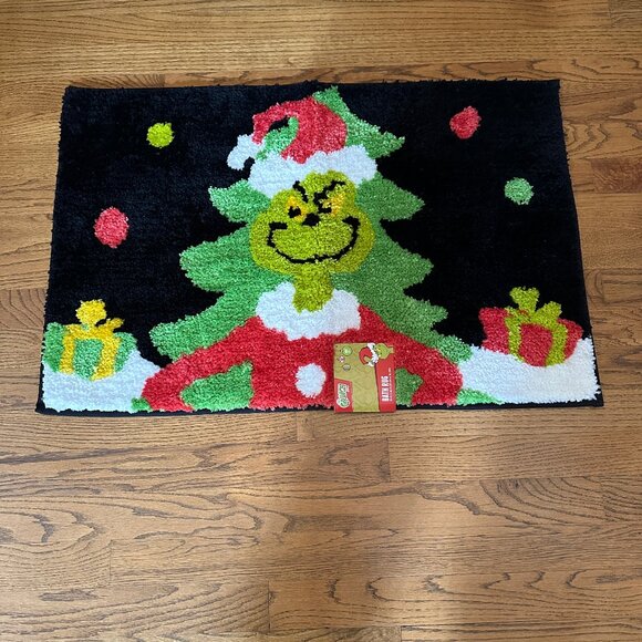 Grinch Plush Bath/Accent Rug 20x30" Christmas Holiday Decor NWT - Picture 1 of 4